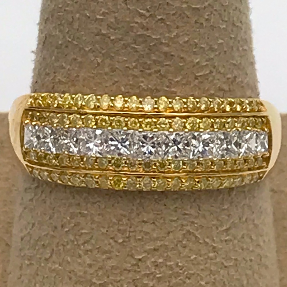 14kt Yellow Gold 1.30cts(tw) Natural White & Yellow Diamonds Band/Ring Sz. 10